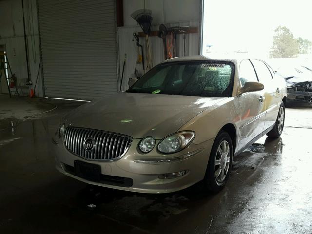 2G4WC582181268023 - 2008 BUICK LACROSSE C CREAM photo 2