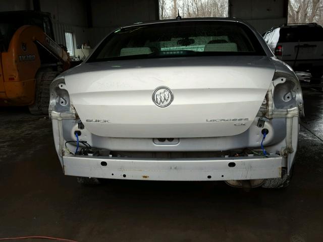 2G4WC582181268023 - 2008 BUICK LACROSSE C CREAM photo 9