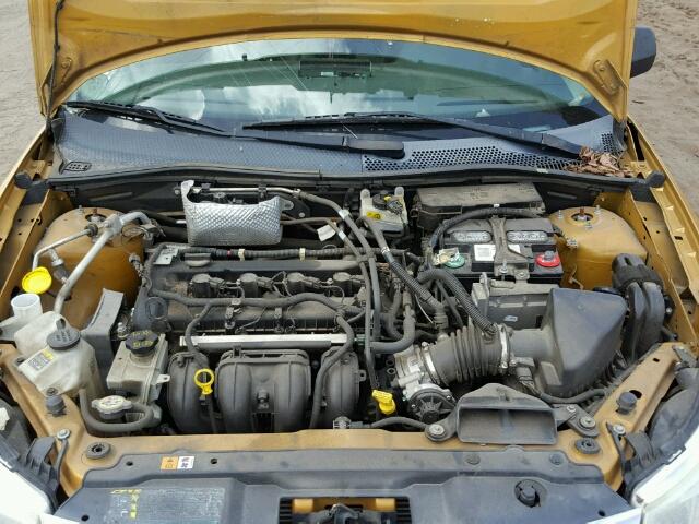 1FAHP35N19W161851 - 2009 FORD FOCUS SE GOLD photo 7