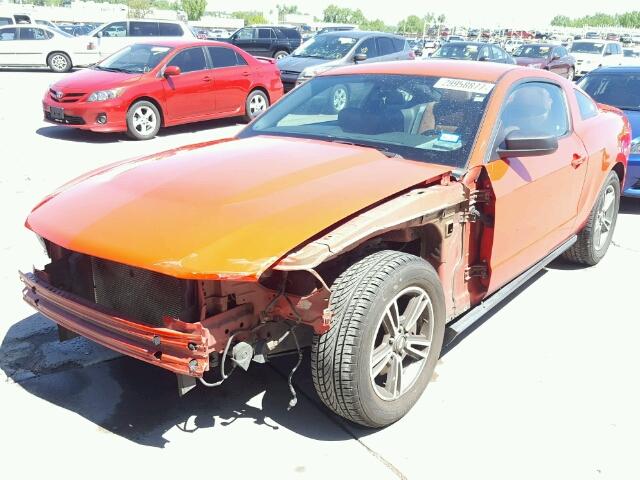 1ZVBP8AM8B5111595 - 2011 FORD MUSTANG RED photo 2