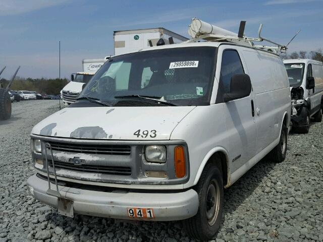 1GCFG25WXX1131309 - 1999 CHEVROLET EXPRESS G2 WHITE photo 2