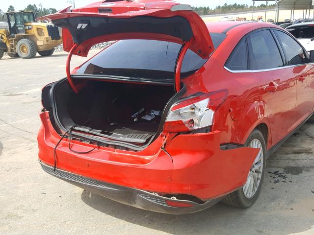 1FAHP3H27CL331706 - 2012 FORD FOCUS SEL RED photo 9
