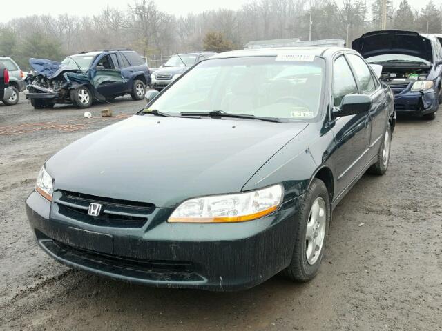 1HGCG1658YA009540 - 2000 HONDA ACCORD EX GREEN photo 2