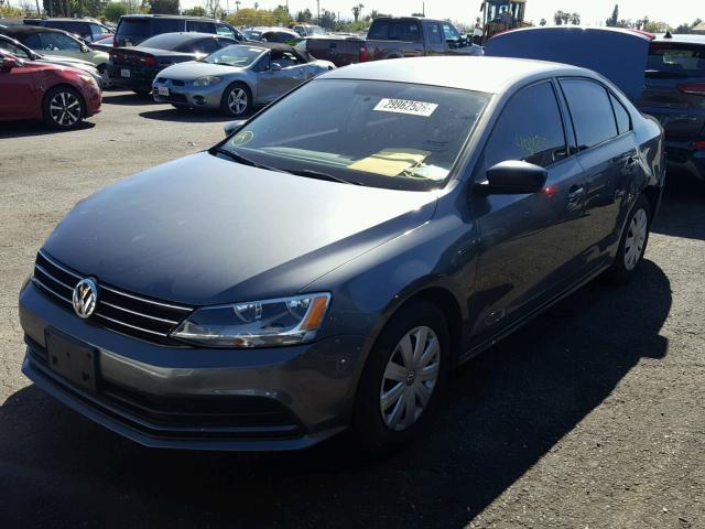 3VW2K7AJ5FM405728 - 2015 VOLKSWAGEN JETTA BASE Մոխրագույն լուսանկար 2