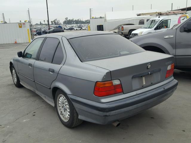 WBACA5310PFG05820 - 1993 BMW 318 I SILVER photo 3