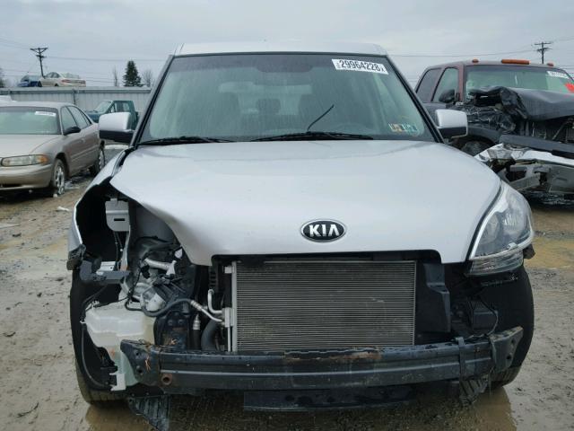 KNDJT2A57D7767374 - 2013 KIA SOUL SILVER photo 9