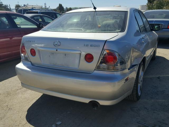 JTHBD192320060072 - 2002 LEXUS IS 300 SILVER photo 4