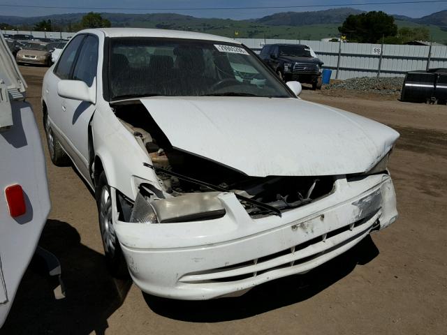 4T1BF22K5YU948637 - 2000 TOYOTA CAMRY LE WHITE photo 1