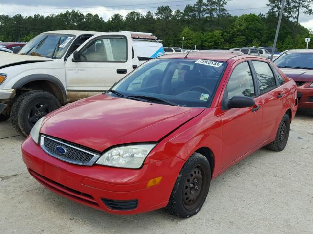 1FAFP34NX6W137195 - 2006 FORD FOCUS ZX4 RED photo 2