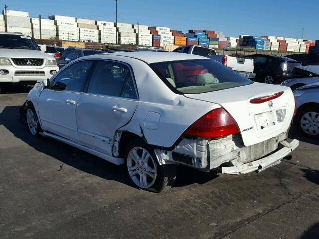 1HGCM56327A116354 - 2007 HONDA ACCORD SE WHITE photo 3