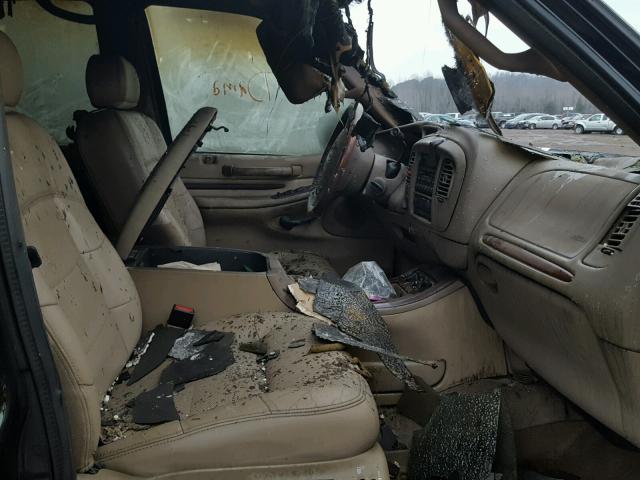 5LMFU28R72LJ04931 - 2002 LINCOLN NAVIGATOR 烧焦的 照片 5