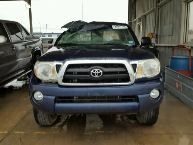 5TEKU72N15Z106432 - 2005 TOYOTA TACOMA DOU BLUE photo 9