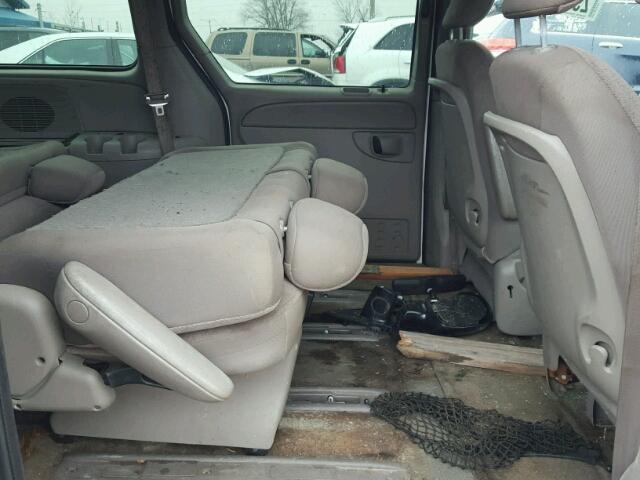 2C4GP443X3R301150 - 2003 CHRYSLER TOWN & COU WHITE photo 6