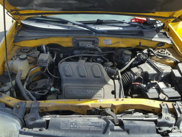 1FMYU04192KD49753 - 2002 FORD ESCAPE XLT YELLOW photo 7