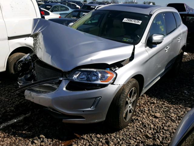 YV4902RC0F2582482 - 2015 VOLVO XC60 T6 SILVER photo 2