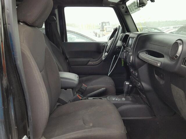 1C4BJWDG4FL504056 - 2015 JEEP WRANGLER U BLACK photo 5