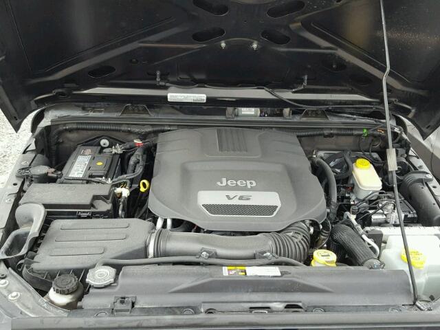 1C4BJWDG4FL504056 - 2015 JEEP WRANGLER U BLACK photo 7