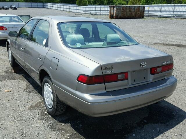 4T1BG22K8VU082814 - 1997 TOYOTA CAMRY CE TAN photo 3