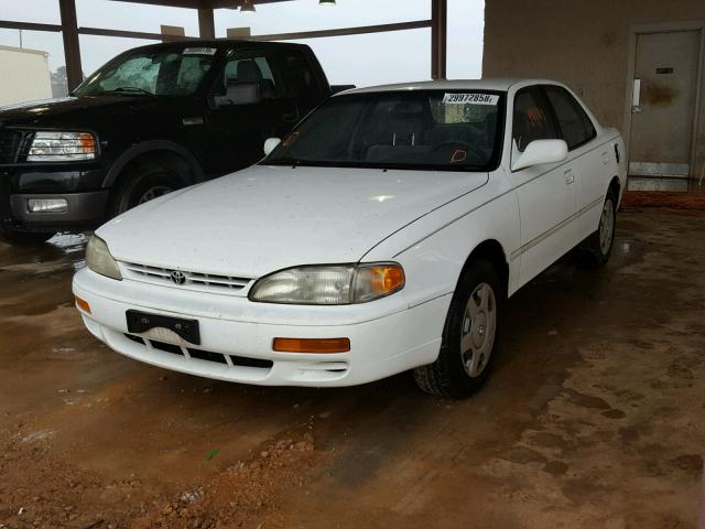 JT2BF12K6T0181615 - 1996 TOYOTA CAMRY LE WHITE photo 2