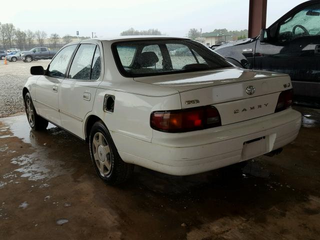 JT2BF12K6T0181615 - 1996 TOYOTA CAMRY LE WHITE photo 3