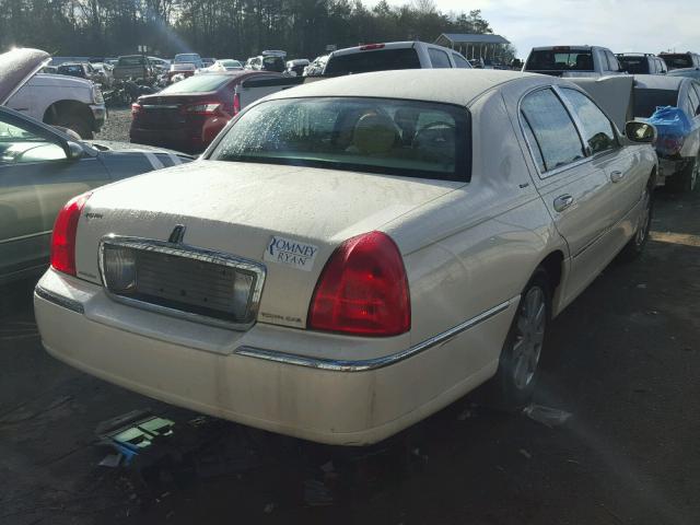 1LNHM83V67Y617567 - 2007 LINCOLN TOWN CAR D WHITE photo 4