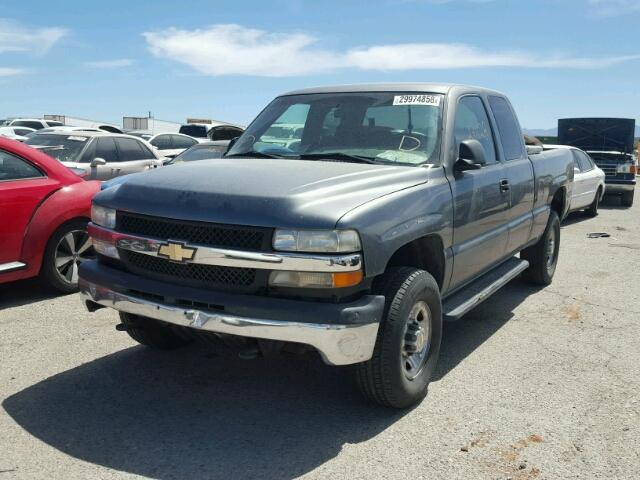 1GCHK29101E295934 - 2001 CHEVROLET SILVERADO CHARCOAL photo 2