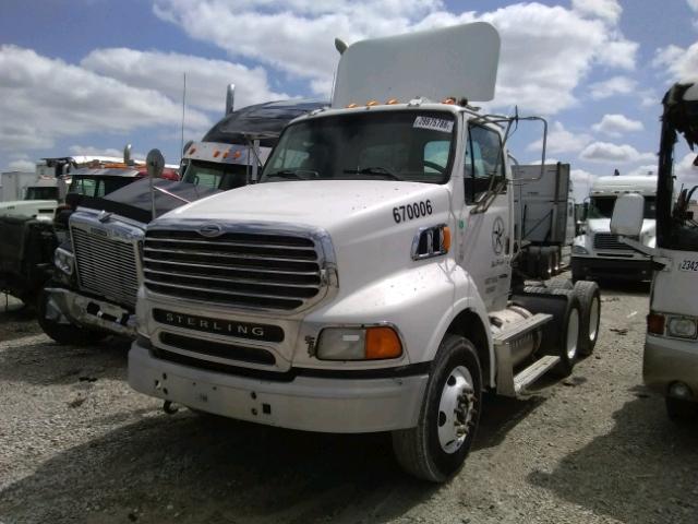 2FWJA3CK87AY48044 - 2007 STERLING TRUCK AT 9500 WHITE photo 2