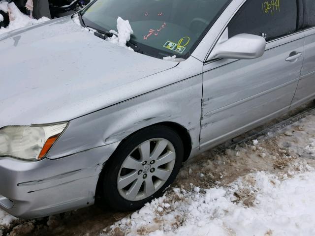 4T1BK36B47U176948 - 2007 TOYOTA AVALON XL SILVER photo 9