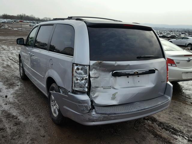 2A8HR54P48R123582 - 2008 CHRYSLER TOWN & COU SILVER photo 3