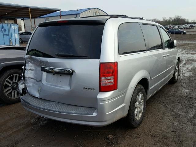 2A8HR54P48R123582 - 2008 CHRYSLER TOWN & COU SILVER photo 4