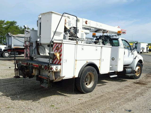 3FRXF75H77V505347 - 2007 FORD F750 SUPER WHITE photo 4