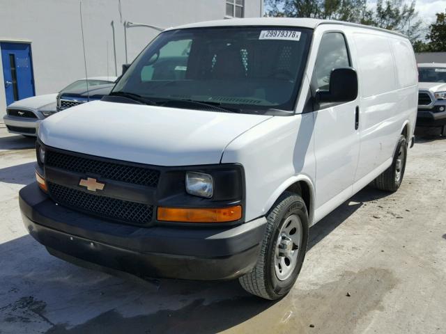 1GCSGAFX8D1117856 - 2013 CHEVROLET EXPRESS G1 WHITE photo 2