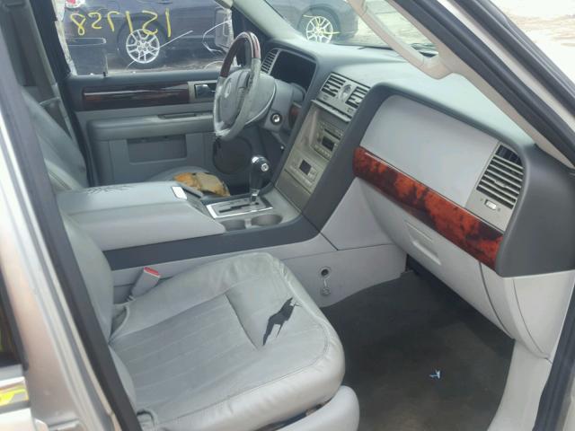 5LMFU27506LJ29223 - 2006 LINCOLN NAVIGATOR ვერცხლისფერი ფოტო 5
