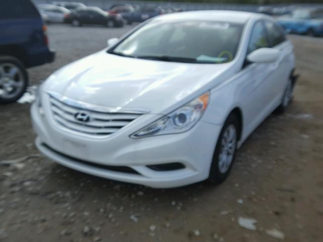 5NPEB4ACXCH319798 - 2012 HYUNDAI SONATA GLS WHITE photo 2