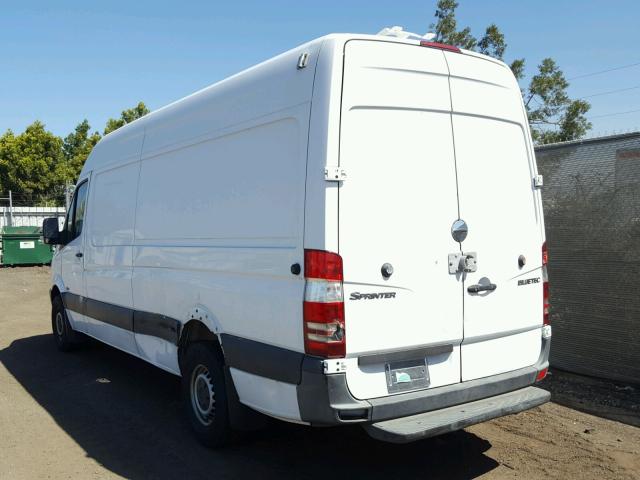 WDYPE8CC3B5525472 - 2011 FREIGHTLINER SPRINTER 2 WHITE photo 3