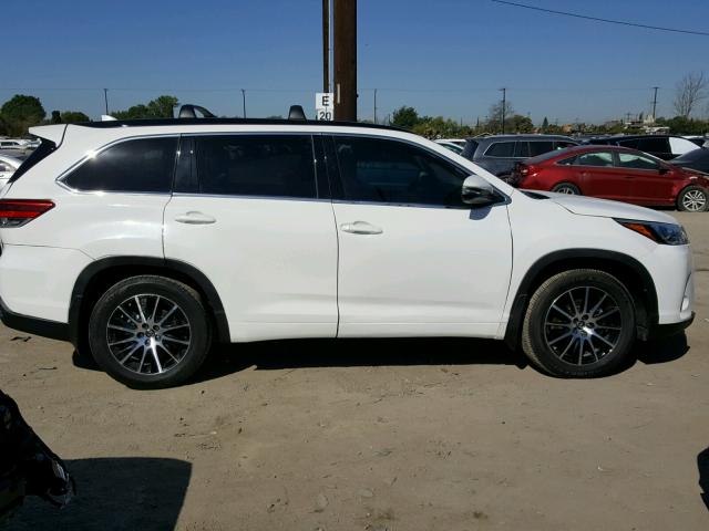 5TDJZRFH1HS519661 - 2017 TOYOTA HIGHLANDER WHITE photo 9