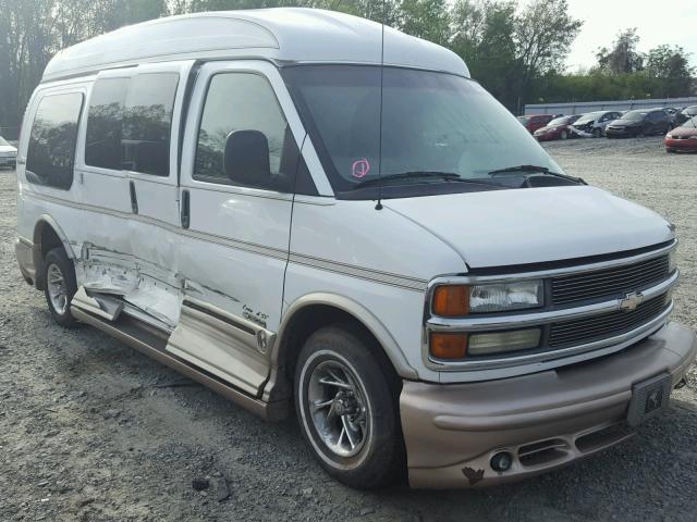 1GBFG15RX21158561 - 2002 CHEVROLET EXPRESS G1 WHITE photo 1