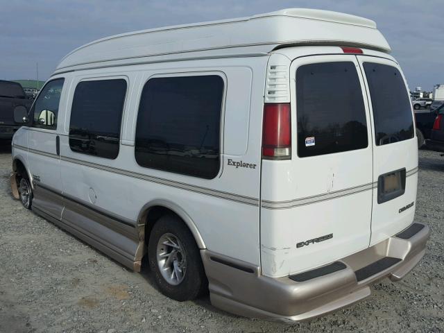 1GBFG15RX21158561 - 2002 CHEVROLET EXPRESS G1 WHITE photo 3