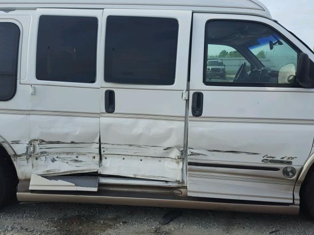 1GBFG15RX21158561 - 2002 CHEVROLET EXPRESS G1 WHITE photo 9