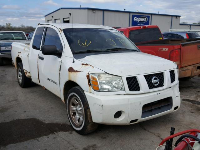 1N6AA06AX5N556275 - 2005 NISSAN TITAN XE WHITE photo 1