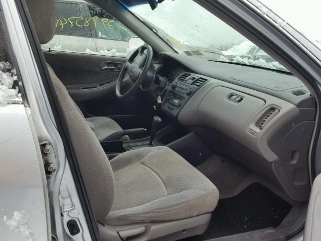 1HGCG66561A144793 - 2001 HONDA ACCORD LX SILVER photo 5