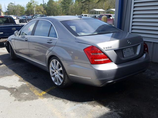 WDDNG7DB1DA533003 - 2013 MERCEDES-BENZ S 550 GRAY photo 3