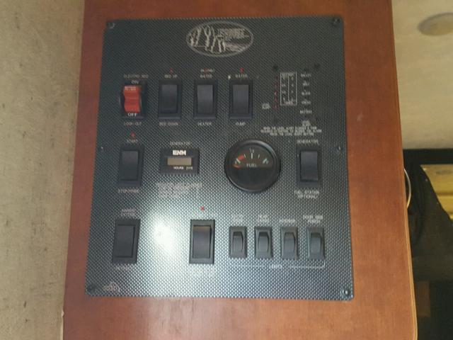 4X4TSCC26DC006440 - 2013 SAND TRAILER 双色 照片 8