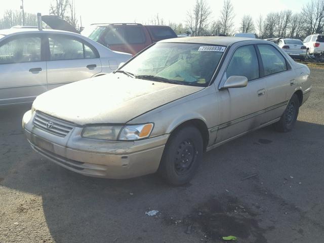 JT2BG22K6W0181539 - 1998 TOYOTA CAMRY CE GOLD photo 2