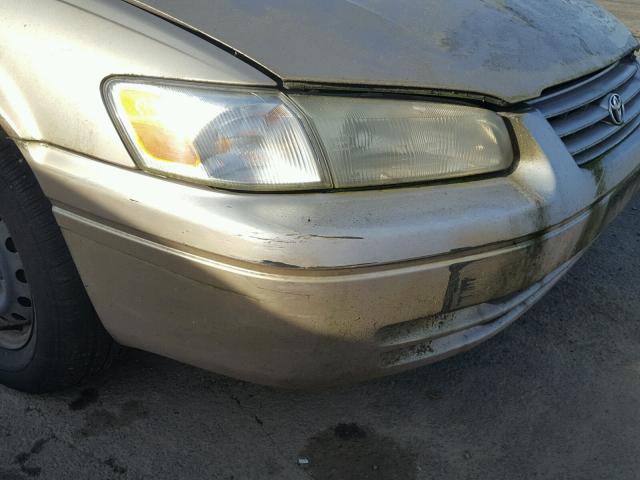 JT2BG22K6W0181539 - 1998 TOYOTA CAMRY CE GOLD photo 9