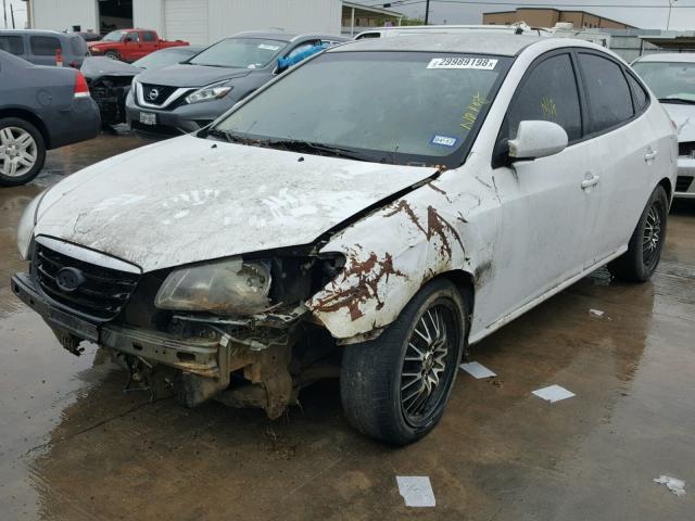 KMHDU4AD4AU852761 - 2010 HYUNDAI ELANTRA BL WHITE photo 2