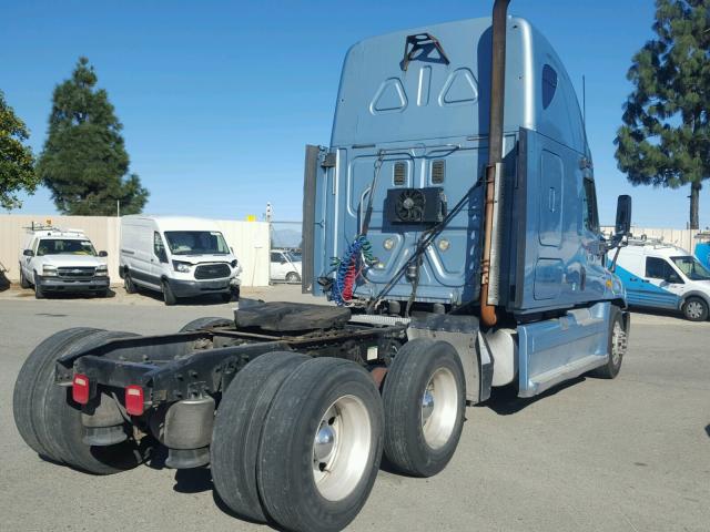 1FUJGLCK78LAA7379 - 2008 FREIGHTLINER CASCADIA 1 BLUE photo 4