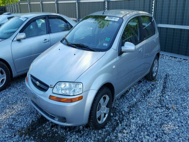 KL1TD66617B788115 - 2007 CHEVROLET AVEO BASE SILVER photo 2