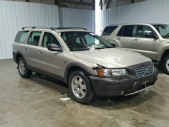 YV1SZ59H341147394 - 2004 VOLVO XC70 BEIGE photo 1