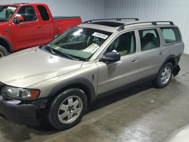 YV1SZ59H341147394 - 2004 VOLVO XC70 BEIGE photo 9